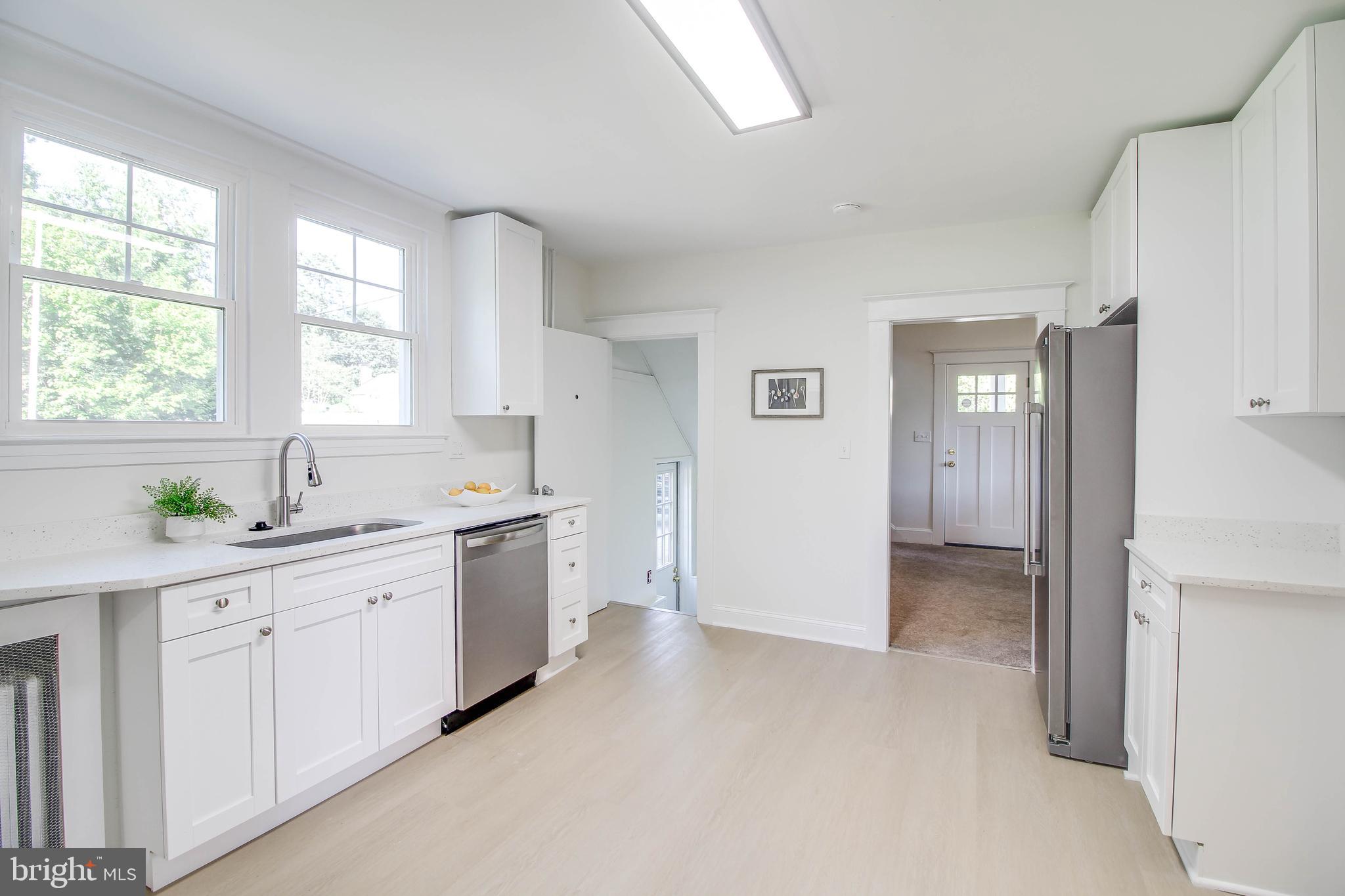 2524 Old Frederick Road Catonsville, MD 21228 - Photo 6 of 40 Kitchen open to Living Room