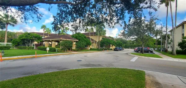 $2,150 | Undisclosed Address, Hollywood, FL 33021