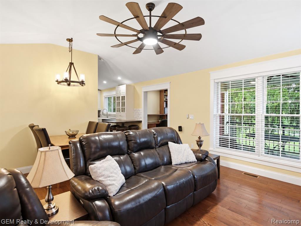1301 Porter Road White Lake, MI 48383 - Photo 17 of 39 Gallery Image 17