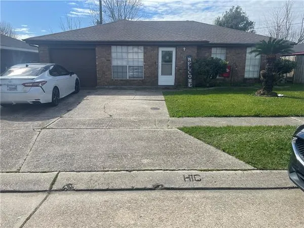 $1,750 | 3377 Alsace Court, Marrero, LA 70072