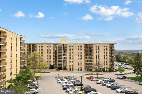 $335,000 | 666 West Germantown Pike, Unit 2504, Plymouth Meeting, PA 19462