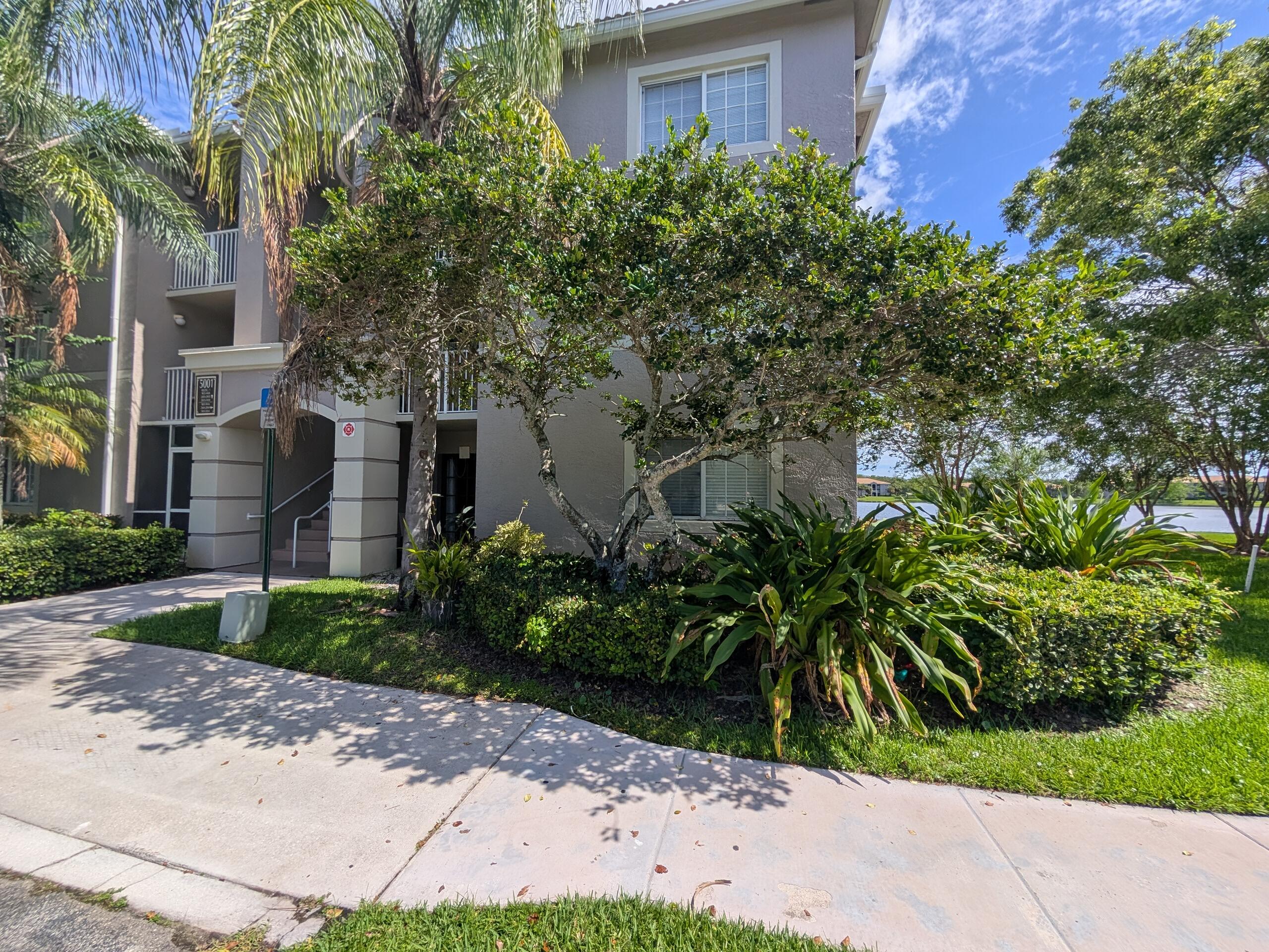 5001 Wiles Road, Unit 105 Coconut Creek, FL 33073 - Photo 3 of 32 1000013299
