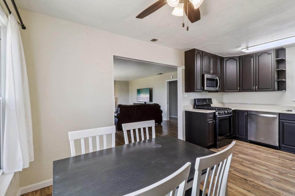 915 Crest View Road Vista, CA 92081 - Photo 10 of 32