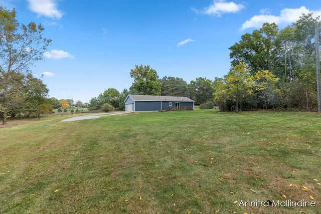 $375,000 | 2929 Montcalm Avenue Southeast, Lowell, MI 49331