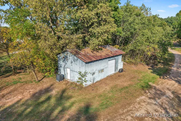 $345,000 | 2929 Montcalm Avenue Southeast, Lowell, MI 49331