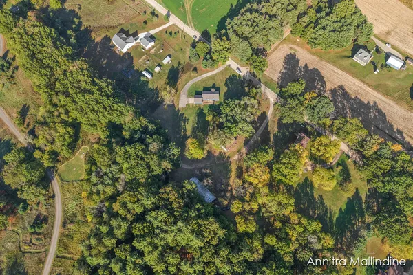 $345,000 | 2929 Montcalm Avenue Southeast, Lowell, MI 49331