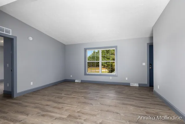 $375,000 | 2929 Montcalm Avenue Southeast, Lowell, MI 49331