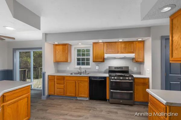 $345,000 | 2929 Montcalm Avenue Southeast, Lowell, MI 49331