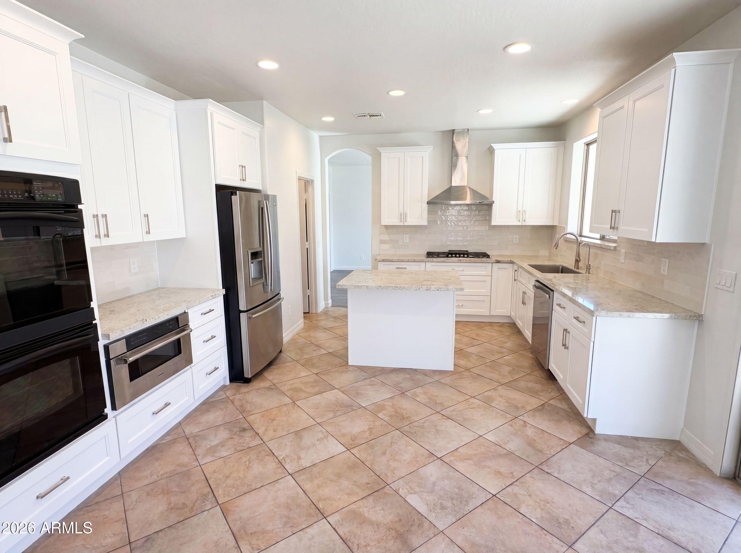 5032 West Yearling Road Phoenix, AZ 85083 - Photo 9 of 35