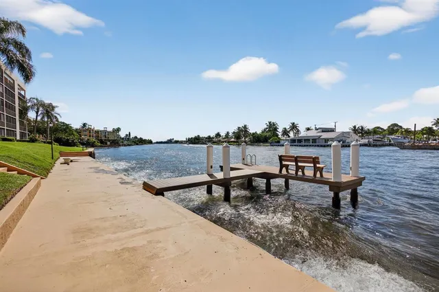 $575,000 | 985 Southeast 19th Avenue, Unit 204, Deerfield Beach, FL 33441