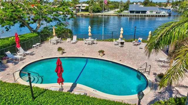 $575,000 | 985 Southeast 19th Avenue, Unit 204, Deerfield Beach, FL 33441