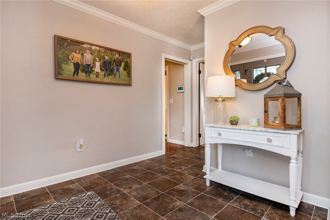 1126 Hilltop Road New Philadelphia, OH 44663 - Photo 3 of 25 Gallery Image 3