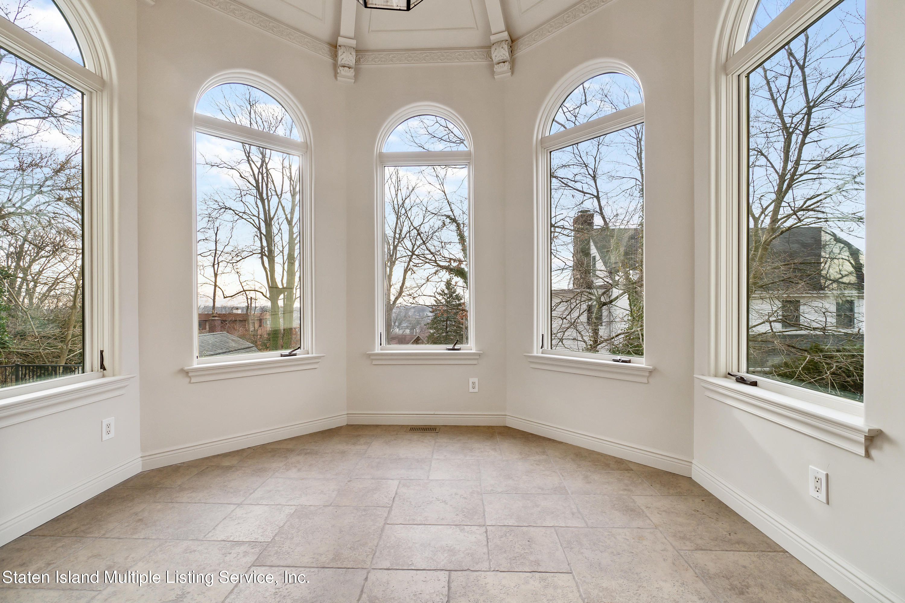 388 Edinboro Road Staten Island, NY 10306 - Photo 8 of 50 C3. Main Living Room 5
