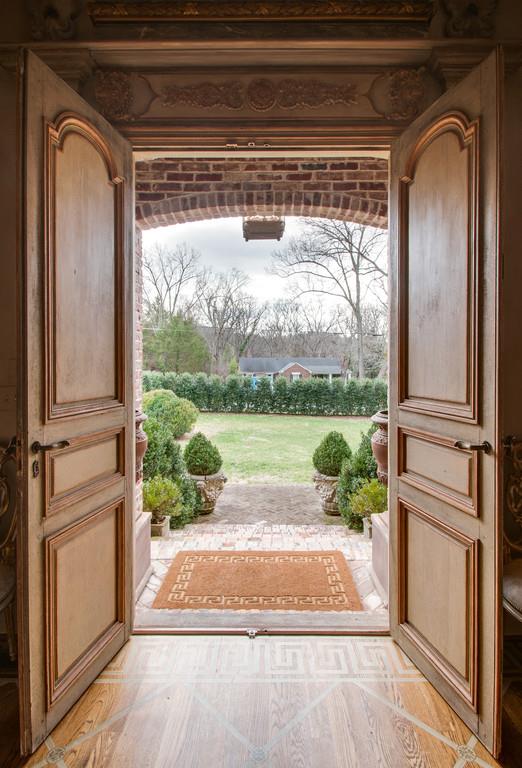 3908 Trimble Road Nashville, TN 37215 - Photo 3 of 30 Gallery Image 3