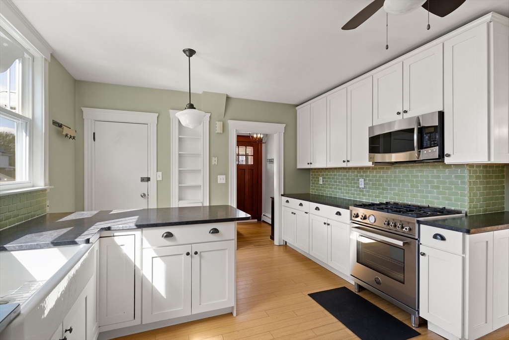 11 Norman Road North Andover, MA 01845 - Photo 2 of 33 Gallery Image 2