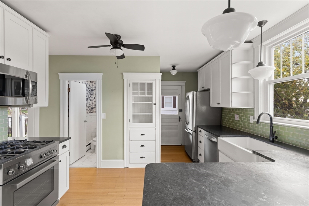 11 Norman Road North Andover, MA 01845 - Photo 3 of 33 Gallery Image 3
