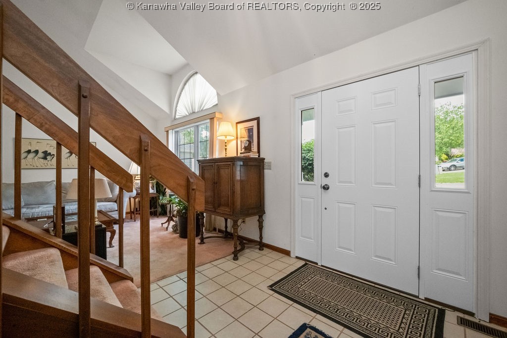 304 Flintlock Road Charleston, WV 25314 - Photo 5 of 48 Front hall