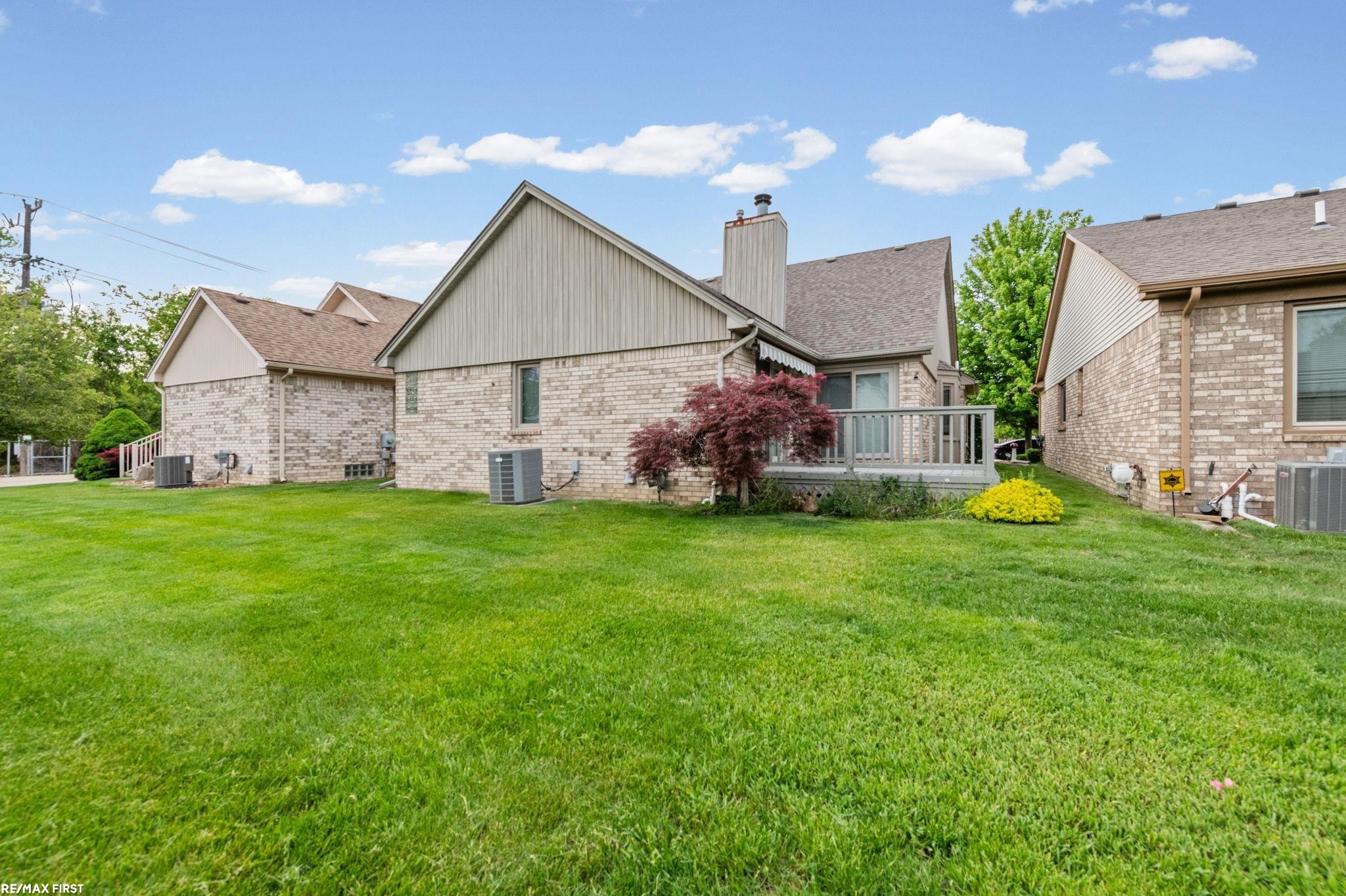 20070 Ridgeway Court Clinton Township, MI 48038 - Photo 4 of 26
