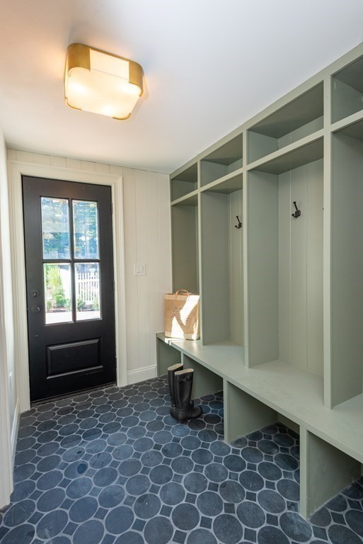 10 Huntingdon Road Lynnfield, MA 01940 - Photo 11 of 42 Gallery Image 11
