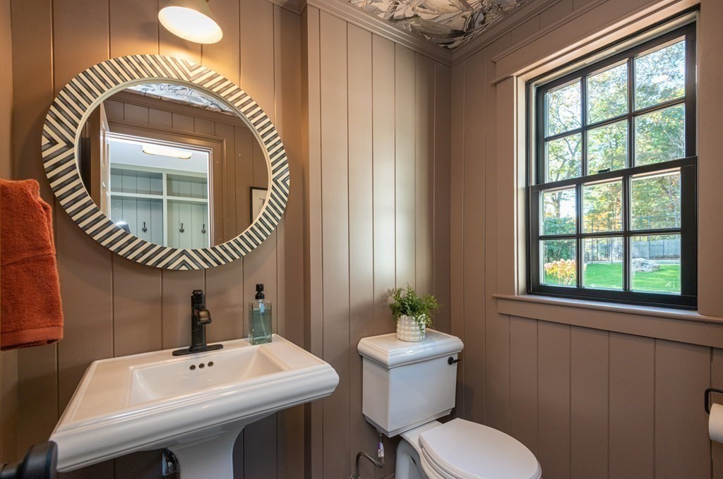 10 Huntingdon Road Lynnfield, MA 01940 - Photo 12 of 42 Gallery Image 12