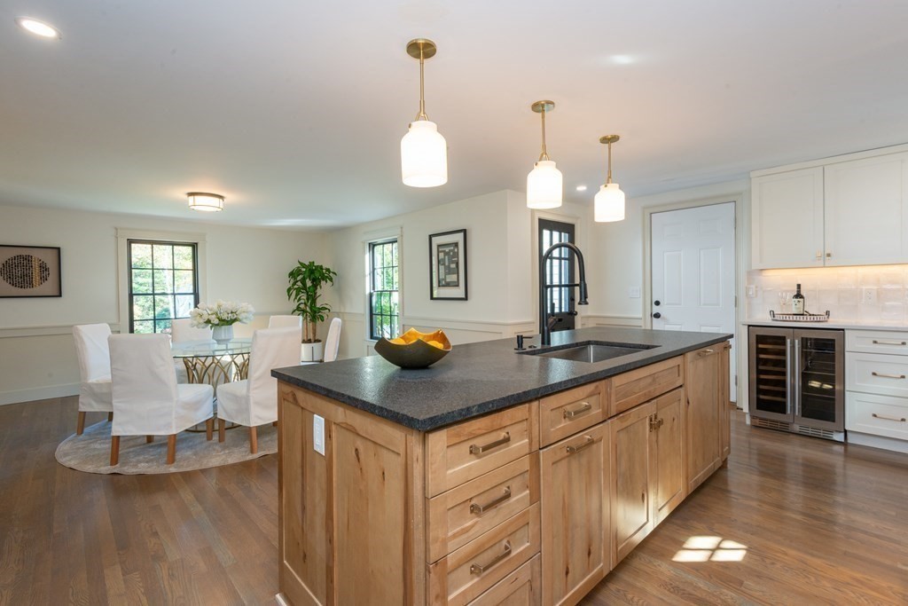 10 Huntingdon Road Lynnfield, MA 01940 - Photo 8 of 42 Gallery Image 8