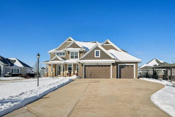 $999,900 | W137N6161 Weyer Farm Court, Menomonee Falls, WI 53051