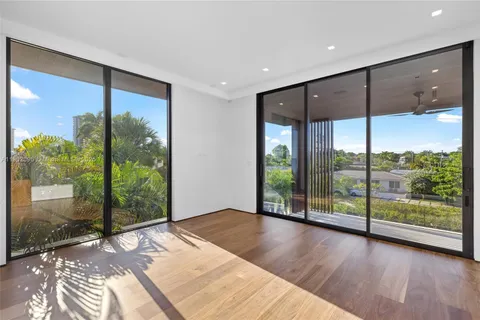 $23,495,000 | 11404 North Bayshore Drive, North Miami, FL 33181