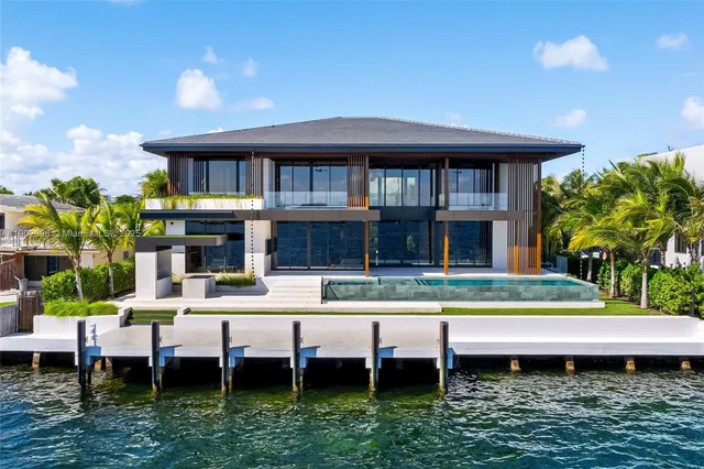 $23,495,000 | 11404 North Bayshore Drive, North Miami, FL 33181