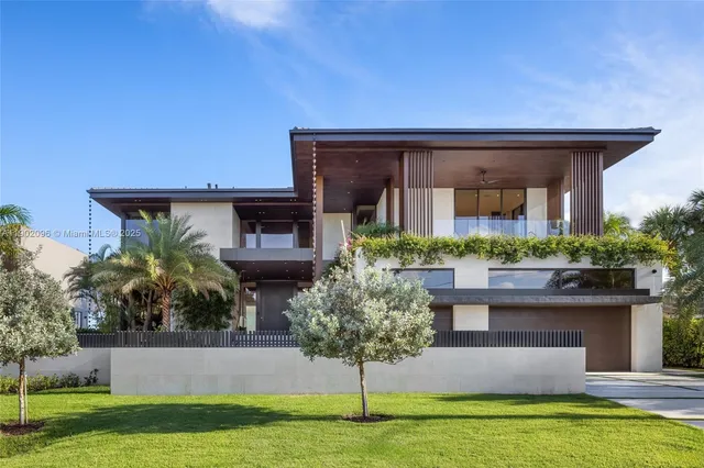 $23,495,000 | 11404 North Bayshore Drive, North Miami, FL 33181