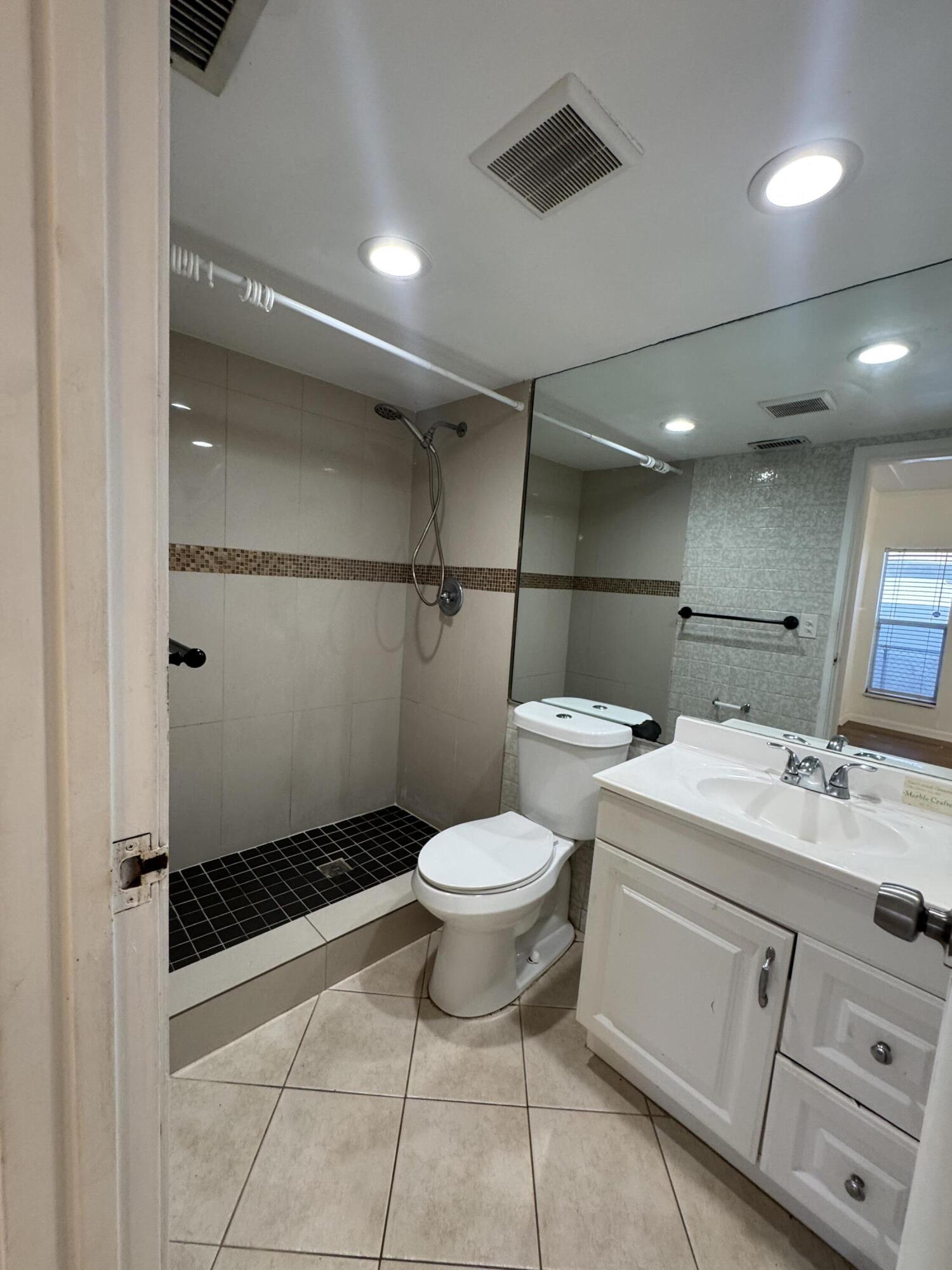 7816 Northwest 70th Terrace Tamarac, FL 33321 - Photo 22 of 37 IMG_1889