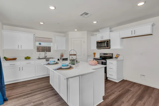 $460,000 | 408 Rice Way, Los Banos, CA 93635