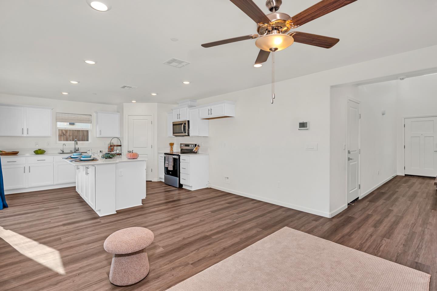 408 Rice Way Los Banos, CA 93635 - Photo 8 of 30