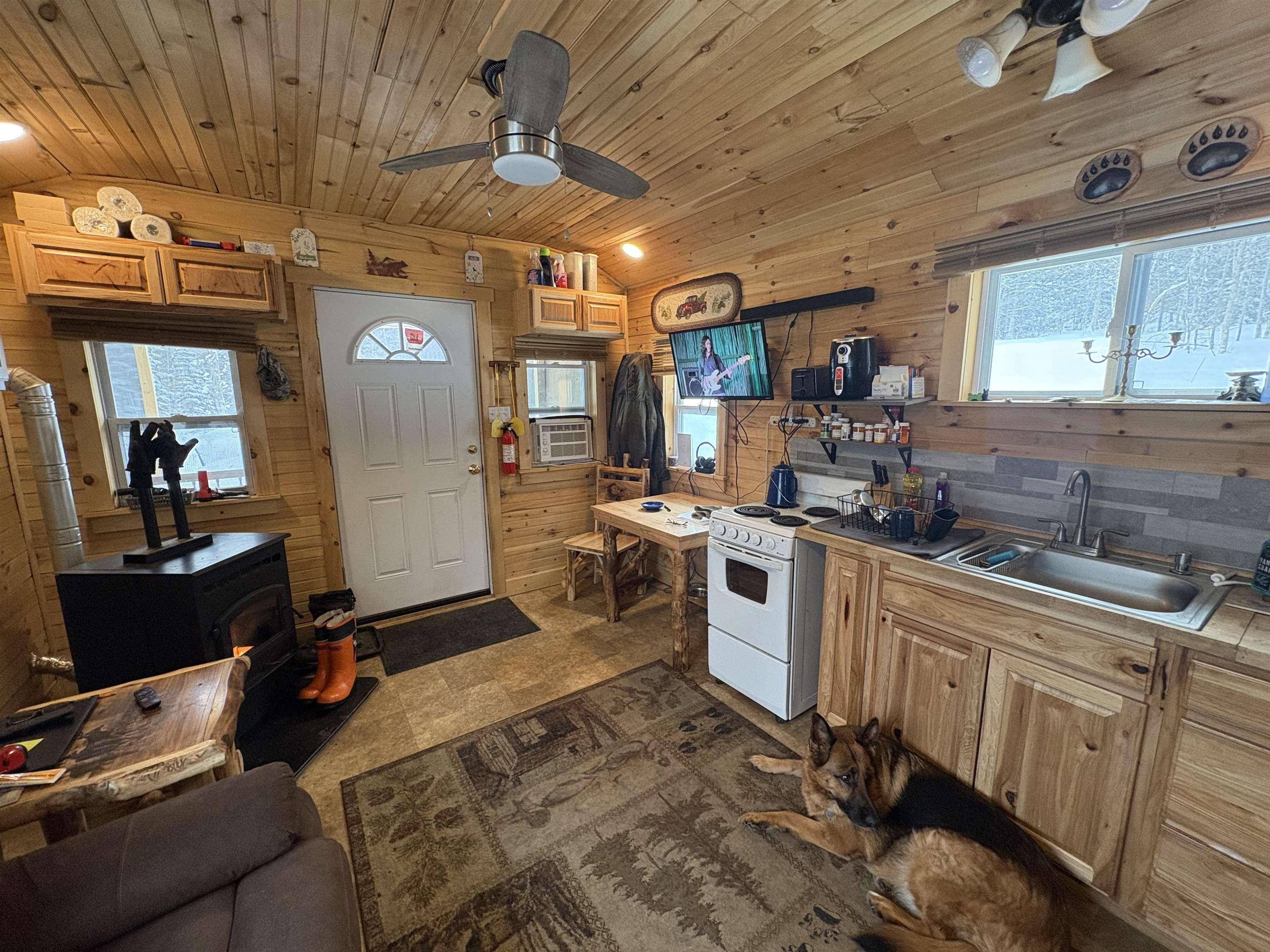 905 Peak Road Wheelock, VT 05851 - Photo 7 of 22