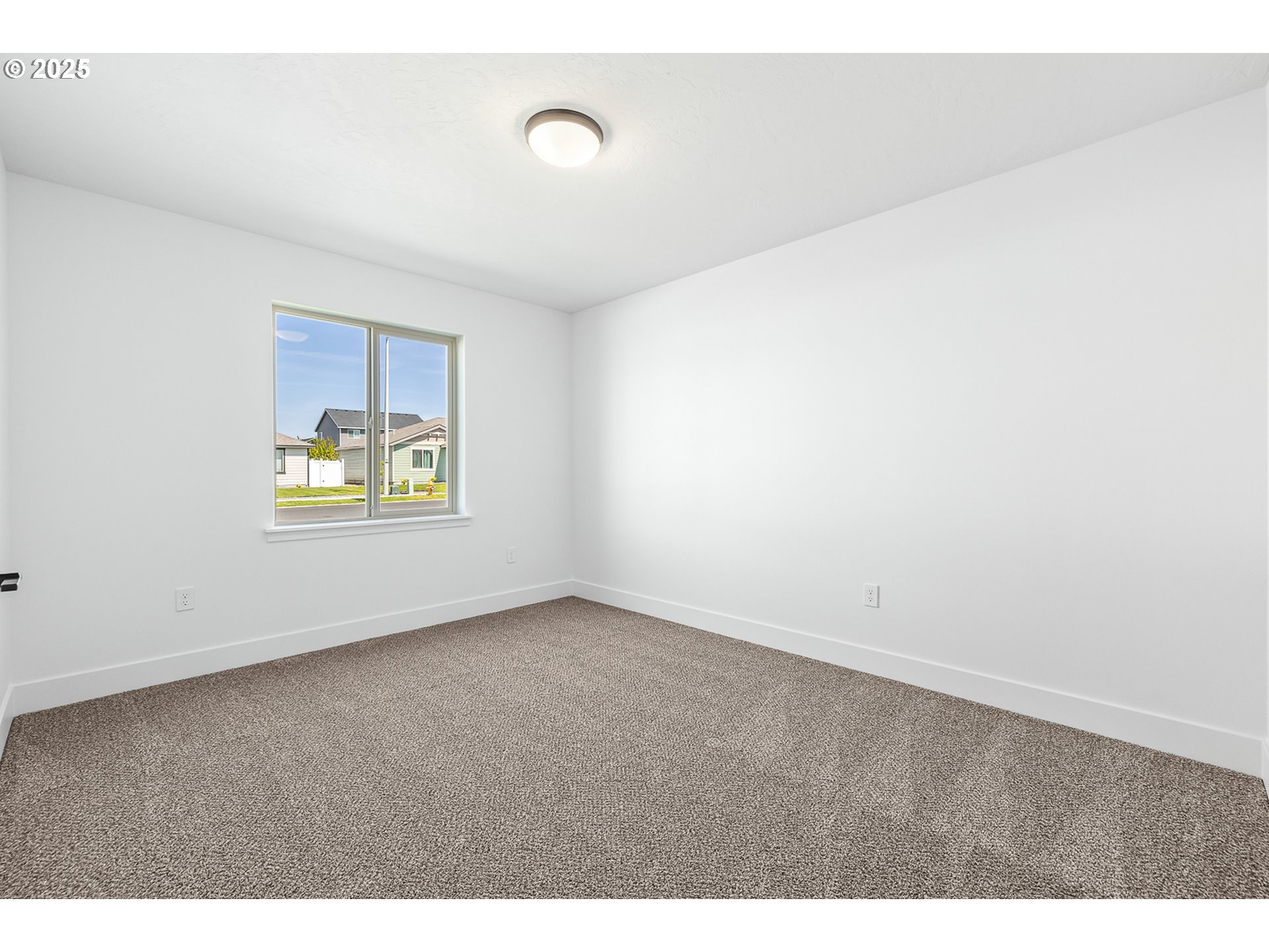 307 Sage Street Boardman, OR 97818 - Photo 18 of 25 a view of an empty room