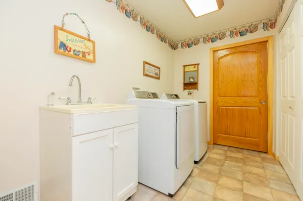 $750,000 | 15797 Hillside Drive, Vandalia, MI 49095