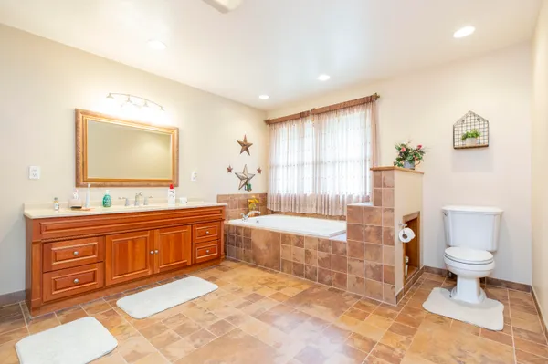 $750,000 | 15797 Hillside Drive, Vandalia, MI 49095