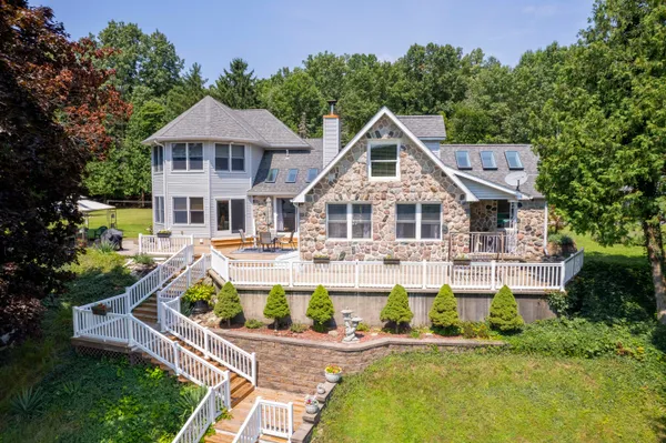 $750,000 | 15797 Hillside Drive, Vandalia, MI 49095
