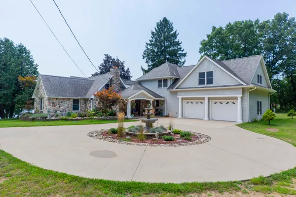 $750,000 | 15797 Hillside Drive, Vandalia, MI 49095
