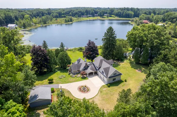 $750,000 | 15797 Hillside Drive, Vandalia, MI 49095