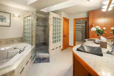 $3,125,000 | 267 Shannon Drive Southeast, Bainbridge Island, WA 98110