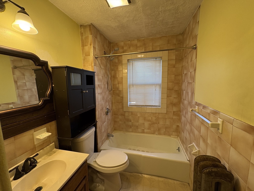 45 Holbrook Road Quincy, MA 02171 - Photo 7 of 17