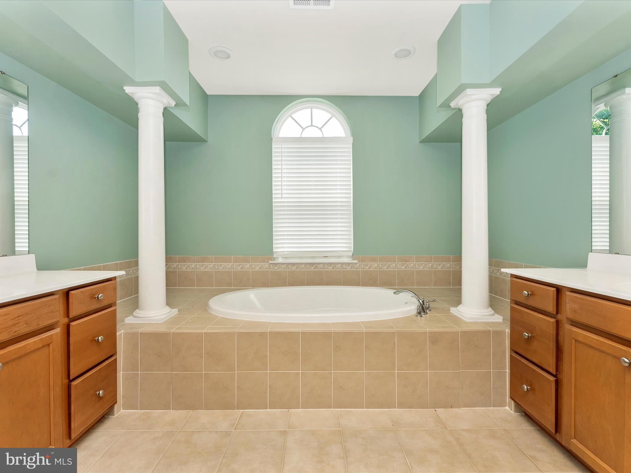 1936 Moran Drive Frederick, MD 21702 - Photo 26 of 56 Primary Bathroom