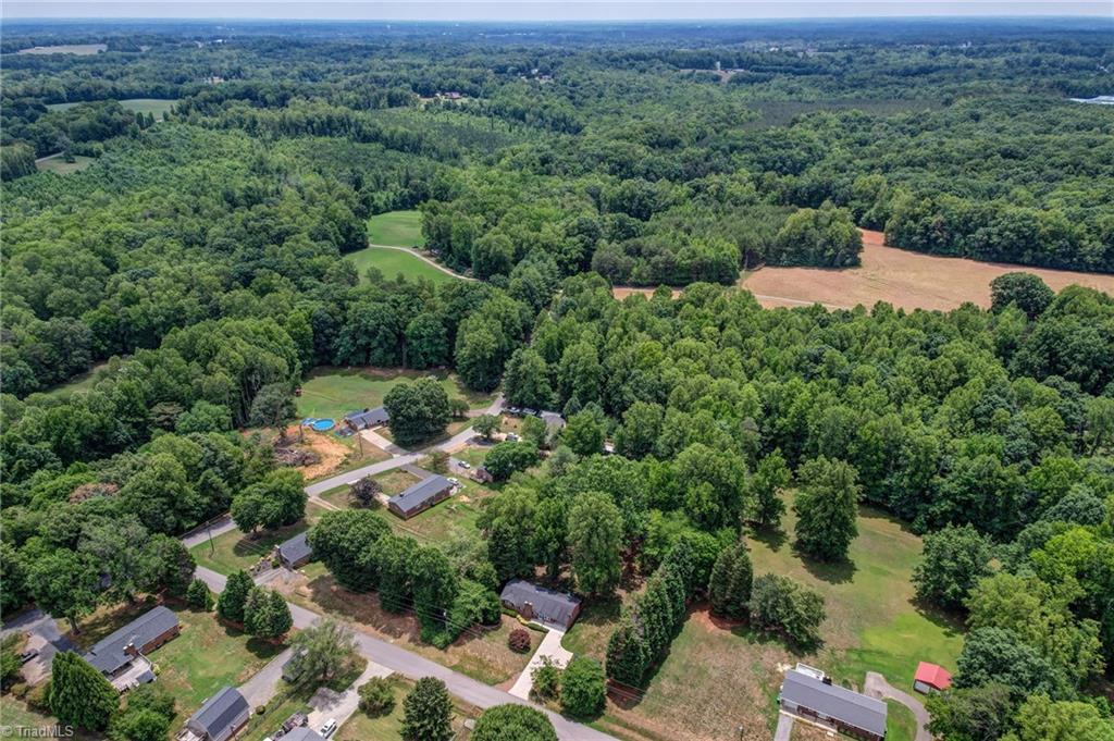 134 Meadow Brook Road Reidsville, NC 27320 - Photo 4 of 35