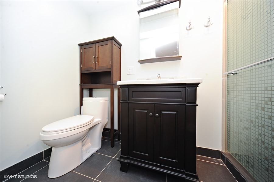 1013 Whitfield Road Northbrook, IL 60062 - Photo 11 of 15