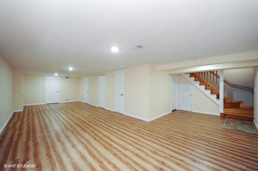 1013 Whitfield Road Northbrook, IL 60062 - Photo 13 of 15
