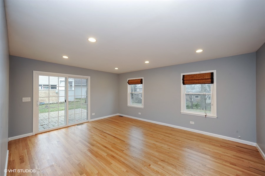 1013 Whitfield Road Northbrook, IL 60062 - Photo 7 of 15