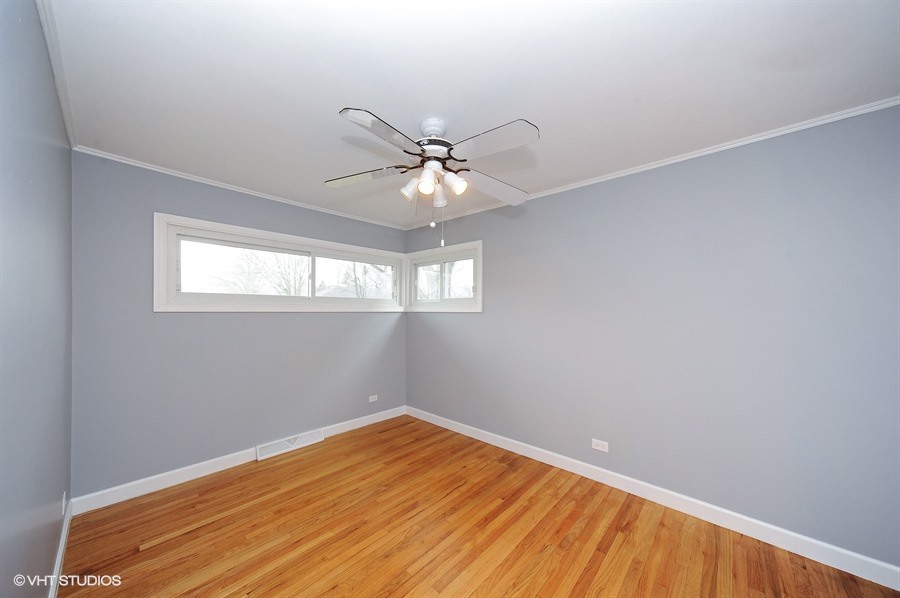 1013 Whitfield Road Northbrook, IL 60062 - Photo 9 of 15