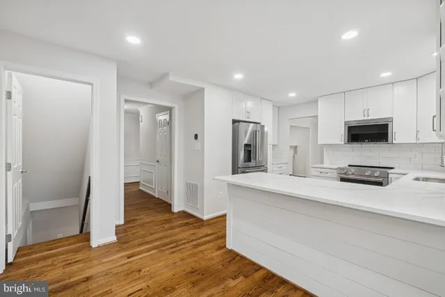 $999,990 | 13143 Fern Hollow Court, Herndon, VA 20171