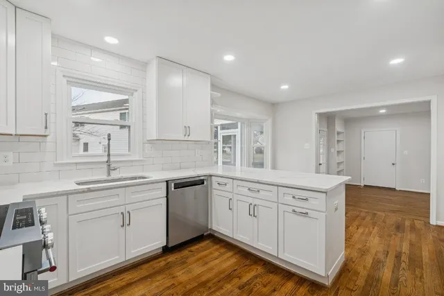 $999,990 | 13143 Fern Hollow Court, Herndon, VA 20171