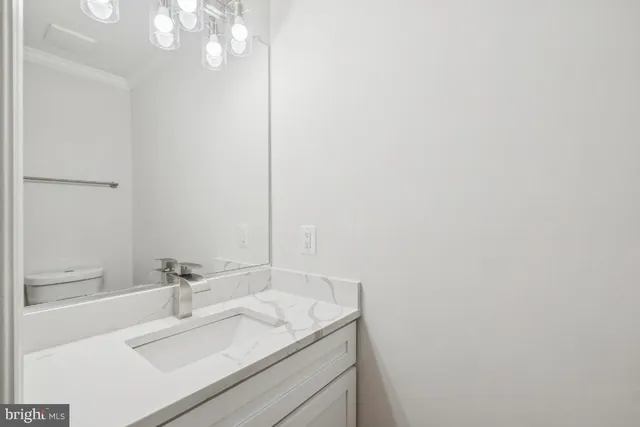 $999,990 | 13143 Fern Hollow Court, Herndon, VA 20171